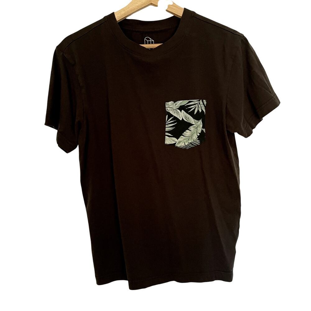 Original Use crewneck black t-shirt men's small cotton top front leaf pocket